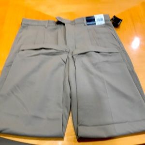 Vintage Geoffrey Beene Wrinkle Resistant